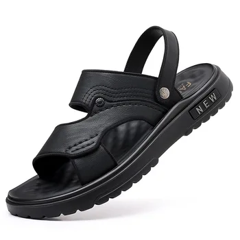Мужские сандалии 2023, летняя новая дизайнерская повседневная пляжная обувь для мужчин, модные мужские тапочки двойного назначения, кожаные сандалии Man