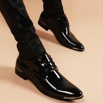 2021 Офисные мужские модельные туфли, мужские официальные туфли, кожаные роскошные модные свадебные туфли для жениха, мужские туфли-оксфорды, модельные туфли с острым носком