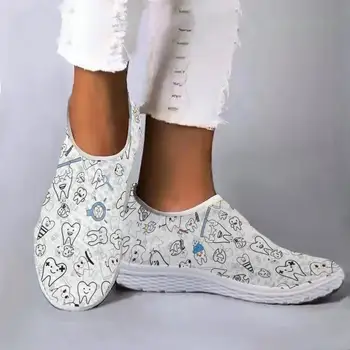 אופנה לבן קריקטורה שן עיצוב רשת לנשימה נעלי נשים שטוחות נוחות הליכה ריצה נעלי Zapatos