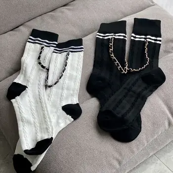 Модные и ретро-черно-белые носки с цепочкой